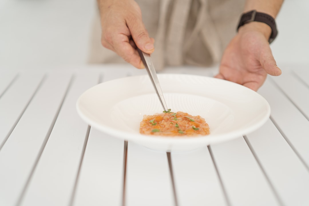 影视制作设备选型指南：不同预算下的拍摄与剪辑方案对比